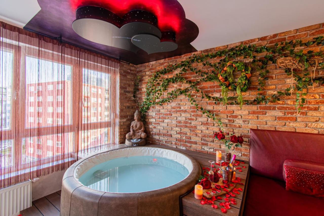 Jacuzzi - Love - Bdsm - Extra Luxury - Ev Chargger - Valentine'S Day - Red Room - Flexible Selfcheckins 28 Zagreb Ngoại thất bức ảnh