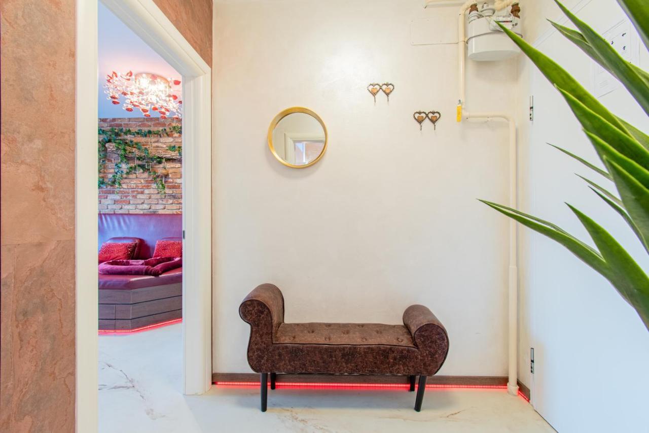 Jacuzzi - Love - Bdsm - Extra Luxury - Ev Chargger - Valentine'S Day - Red Room - Flexible Selfcheckins 28 Zagreb Ngoại thất bức ảnh