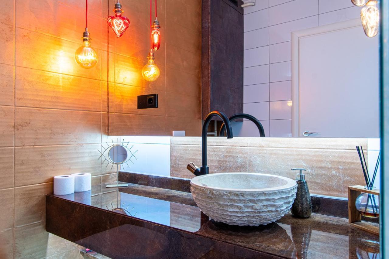 Jacuzzi - Love - Bdsm - Extra Luxury - Ev Chargger - Valentine'S Day - Red Room - Flexible Selfcheckins 28 Zagreb Ngoại thất bức ảnh