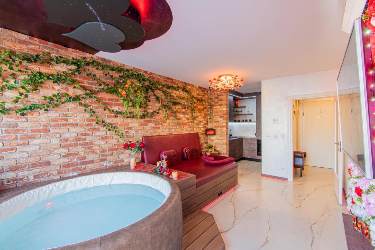 Jacuzzi - Love - Bdsm - Extra Luxury - Ev Chargger - Valentine'S Day - Red Room - Flexible Selfcheckins 28 Zagreb Ngoại thất bức ảnh