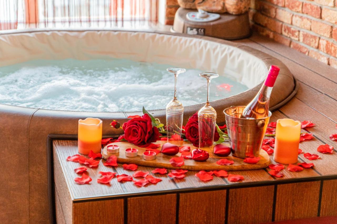 Jacuzzi - Love - Bdsm - Extra Luxury - Ev Chargger - Valentine'S Day - Red Room - Flexible Selfcheckins 28 Zagreb Ngoại thất bức ảnh